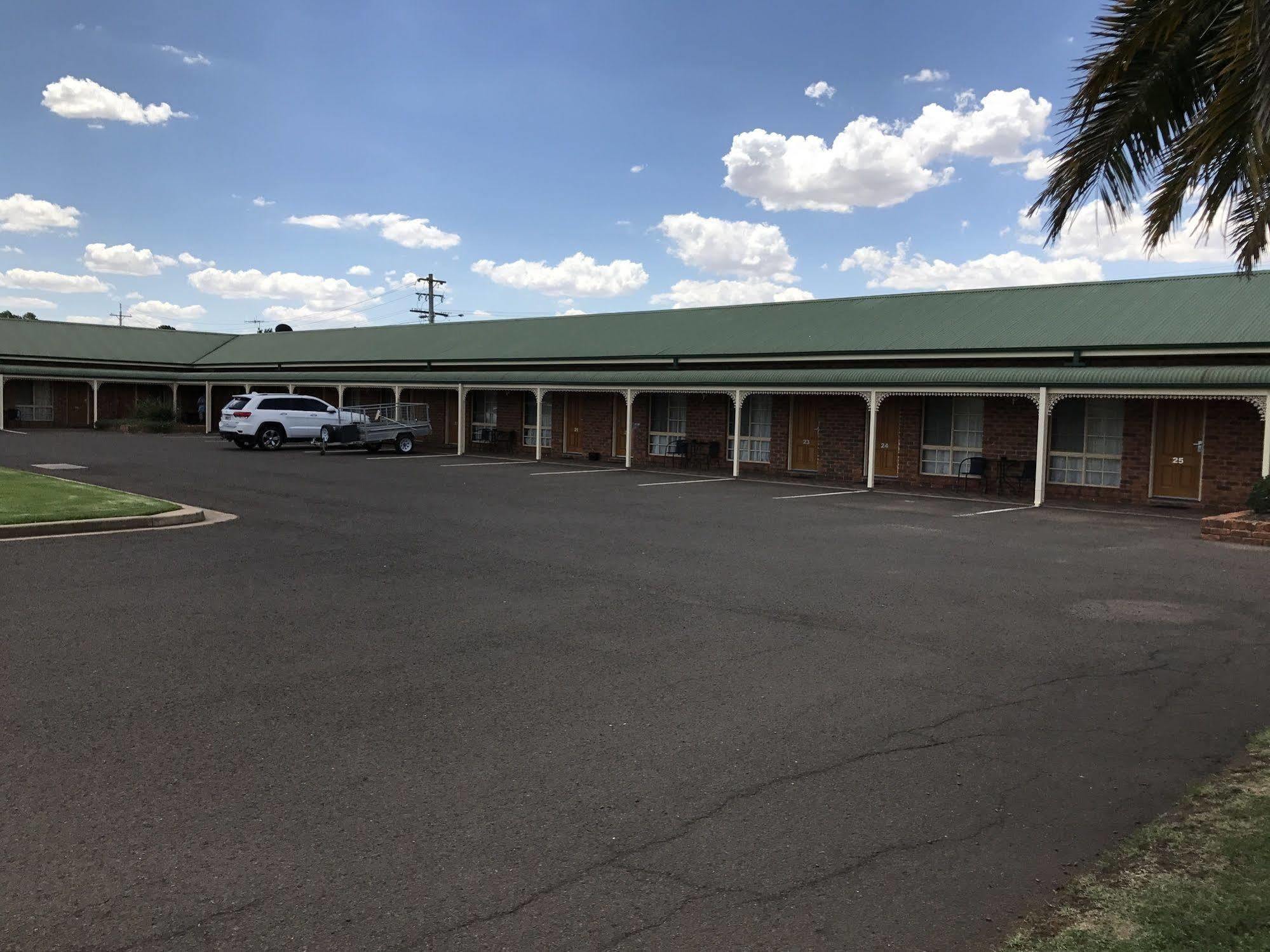 Leeton Heritage Motor Inn Zewnętrze zdjęcie